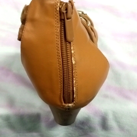 Torrid Vegan Leather Strappy Wedge Heel Sandal Shoe Size 10W Wide - Picture 4 of 7